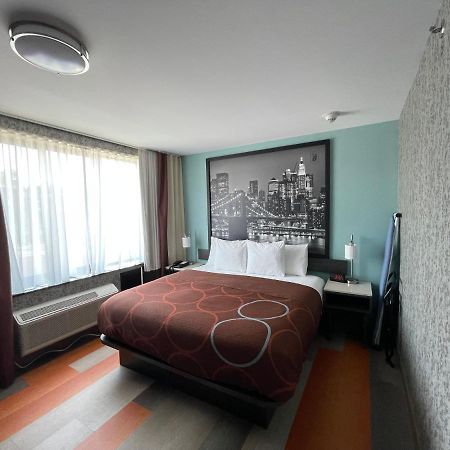 Super 8 By Wyndham Brooklyn Williamsburg Hotel Nova Iorque Exterior foto